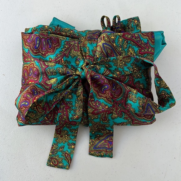 Vintage Victoria’s Secret Gold Label Silky Paisley Kimono Robe (size PS) - Picture 8 of 8